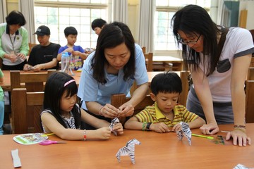 103年04月13日 親子環保美勞創作-「 斑馬奔騰」