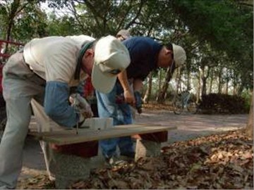 休憩椅設施定期檢視及維護