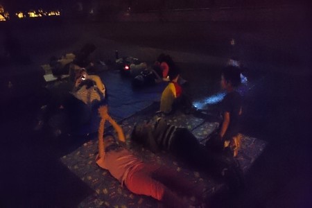 涼風吹拂，躺著看星星，聽故事，特別的觀星體驗