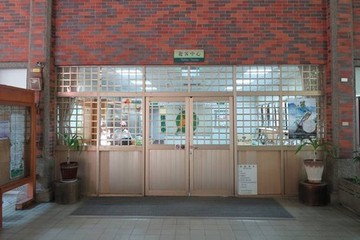 施工前照片（門不易開關且有夾人之風險）